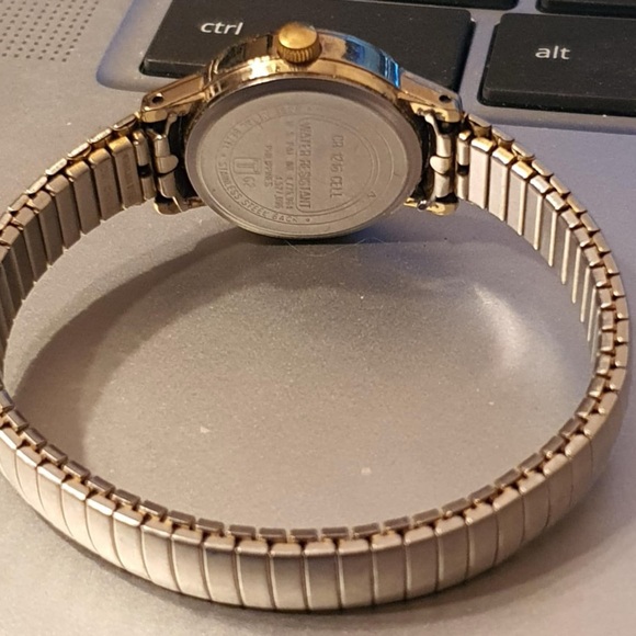 🦋10/$20🦋 Acqua Indiglo Goldtone/White Stainless Steel Women's Watch - Picture 3 of 4